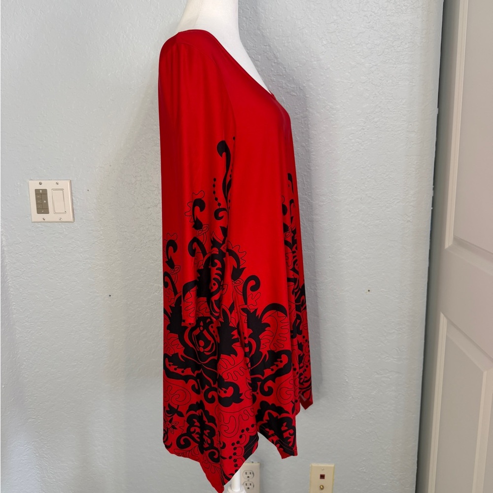 White Mark Red and Black Tunic Top - Picture 5 of 7